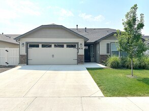 Building Photo - Newer 3-Bedroom in Middleton