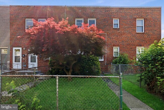 Building Photo - 1701 Montello Ave NE