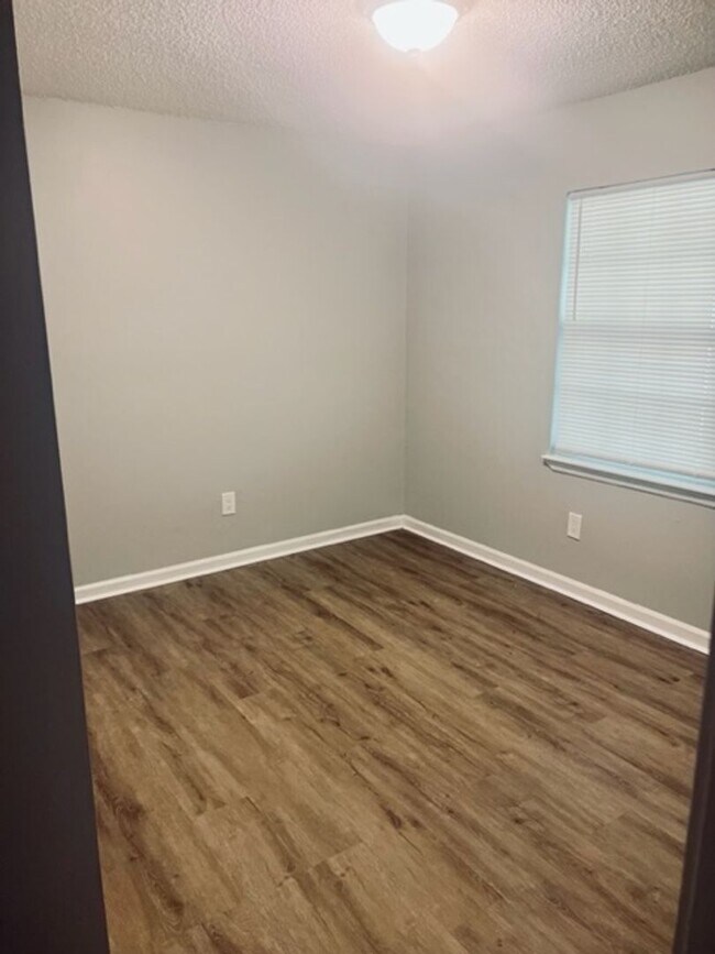 Building Photo - 3 BR/2BA | Newly Renovated Single Family Home | 1-Car Covered Parking | Front yard!