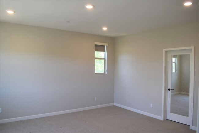 Building Photo - 16755 Coyote Bush Dr