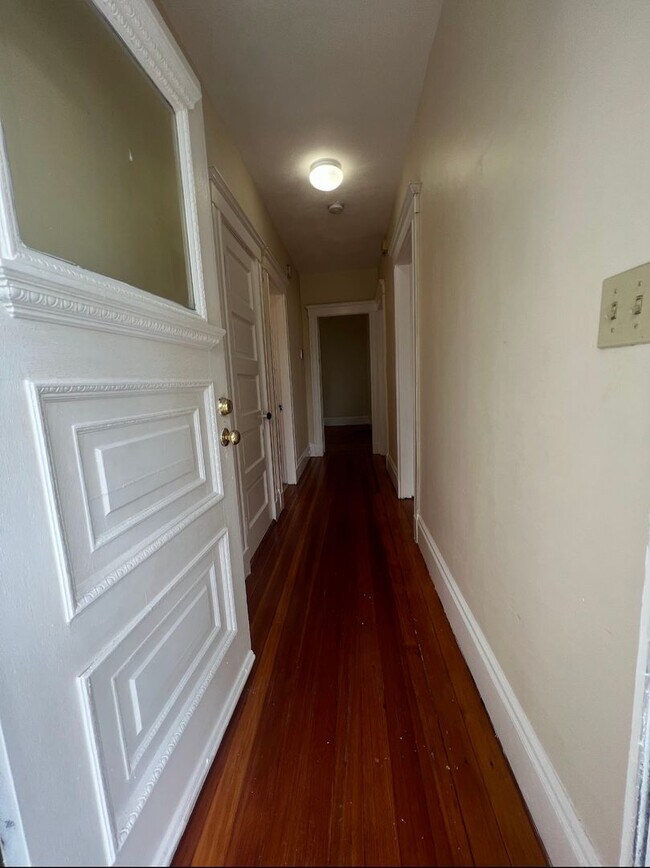 Building Photo - 37 Porter St