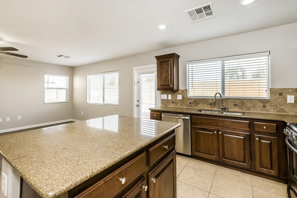 Building Photo - 6528 Blessed Thistle Ave