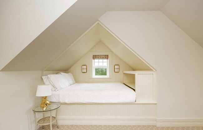 Building Photo - 63 Meadowmere Pl