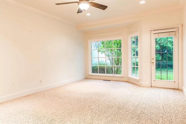 Building Photo - 1502 Duffner Dr