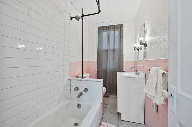 Building Photo - 2241 Hawthorne Ave