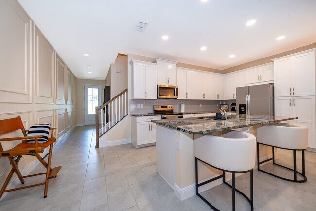 Building Photo - 1660 Tropical Palms Cir