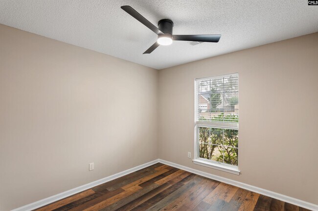 Building Photo - 313 Rolling Knoll Dr