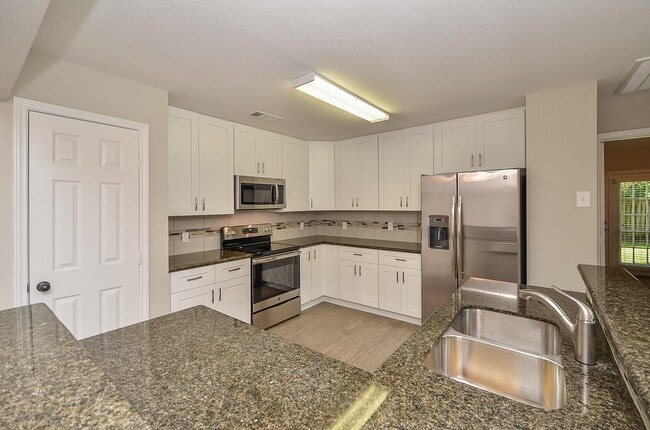 Building Photo - 13214 Ravensway Dr