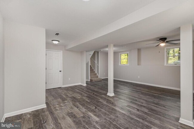 Building Photo - 125 Cumberland Cir