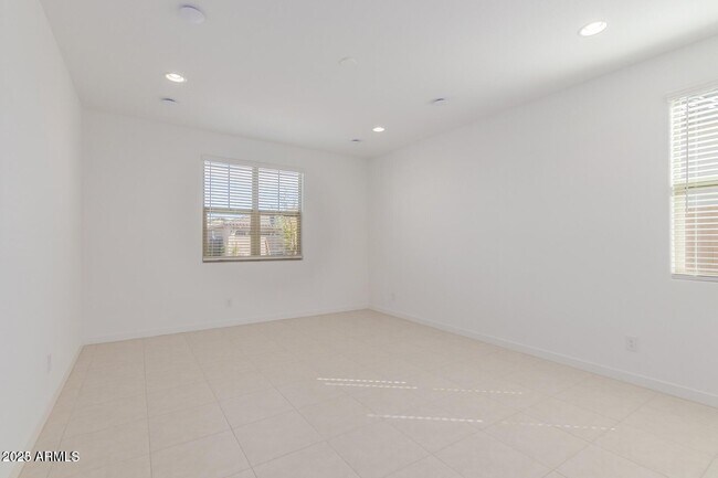 Building Photo - 11157 W Parkway Dr