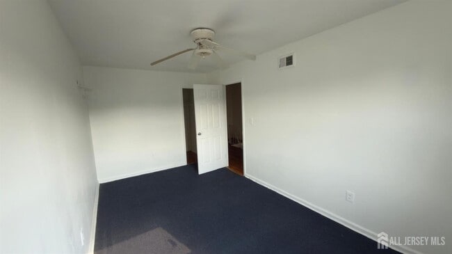 Building Photo - 690 West Side Ave