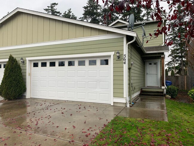 Building Photo - ***PENDING APPLICATION***Modern and stylish 3 bedroom home in Lovely Neighborhood