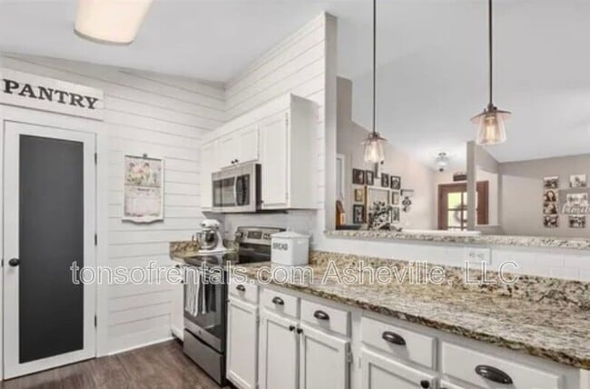 Building Photo - 108 Sandpiper Ct