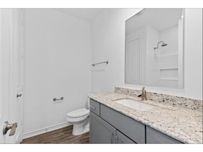 Building Photo - 3233 Real St