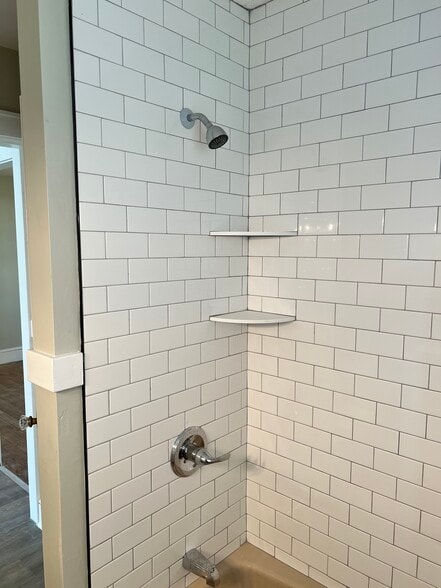 Building Photo - 2 East St