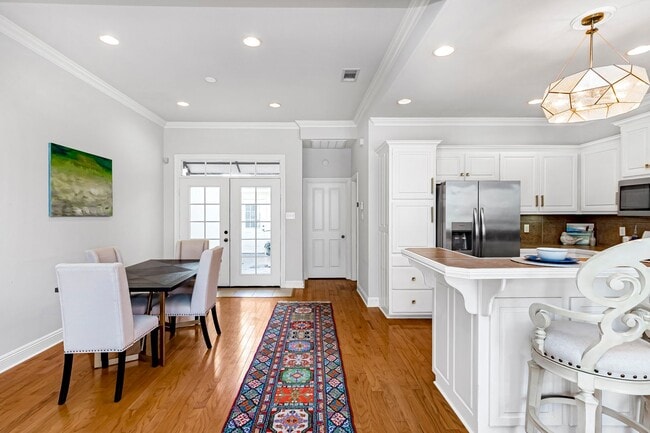 Building Photo - Fully Furnished 2 Bed / 2 Bath with Garage & Courtyard in Village St. George