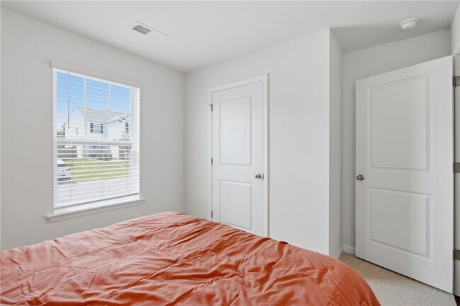 Building Photo - 216 Boxbury Wy