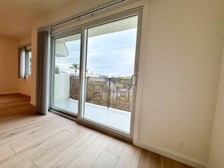 Balcony - 2721 2nd St