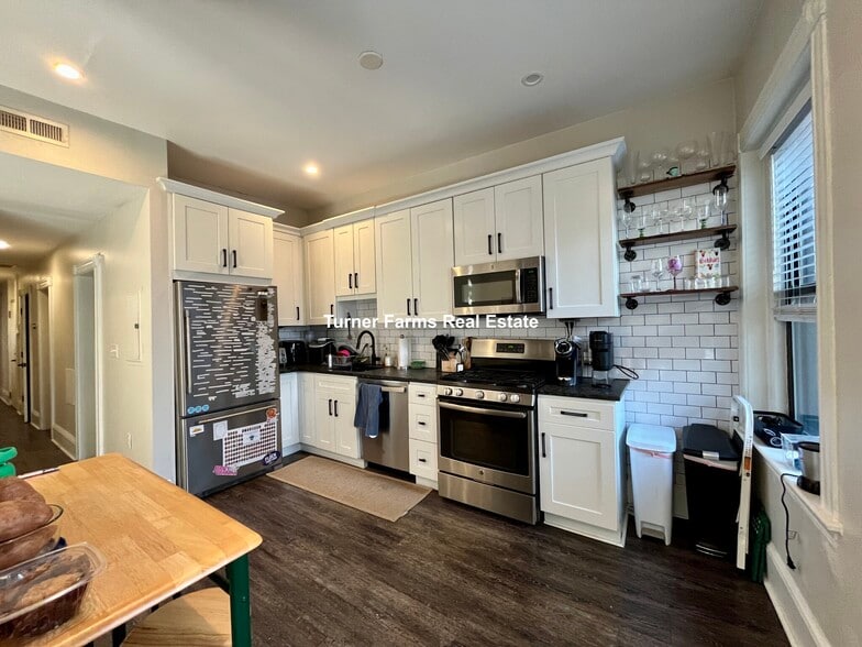 Building Photo - 1520 Tremont St