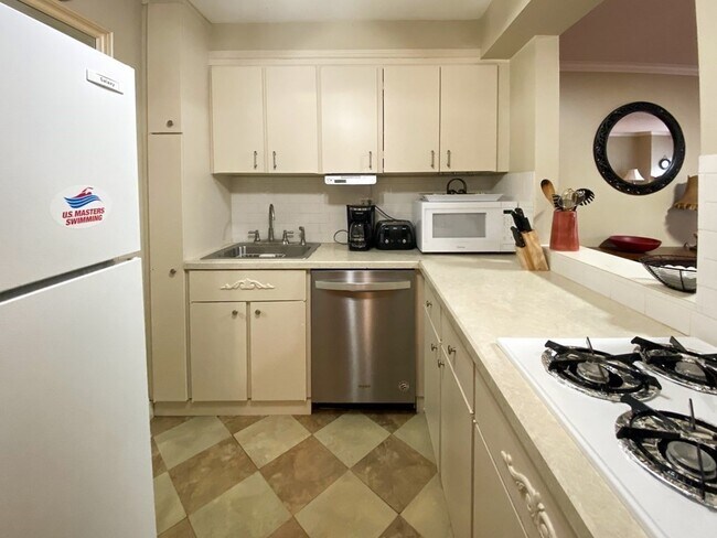 Building Photo - 151 Tremont St