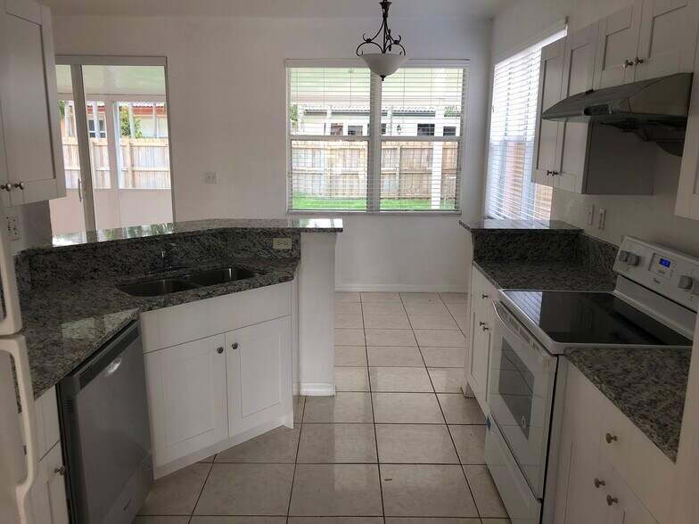 Building Photo - 8894 NW 168th St