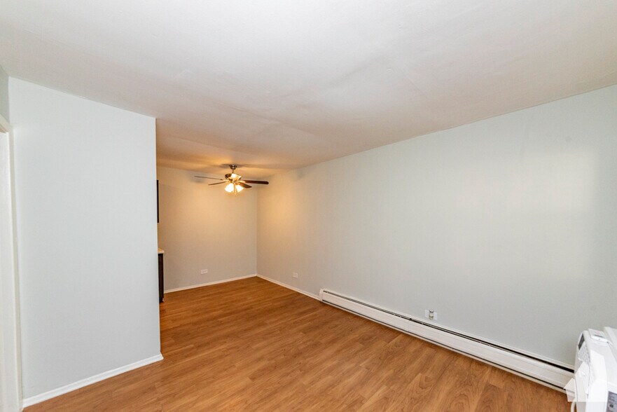 Building Photo - 4611 N Beacon St