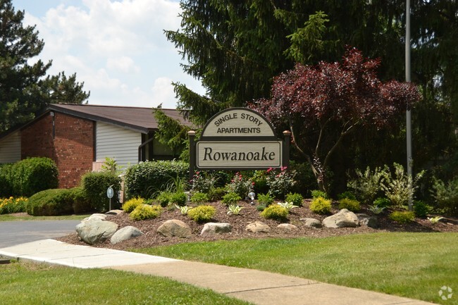 Building Photo - Rowanoake Apartments