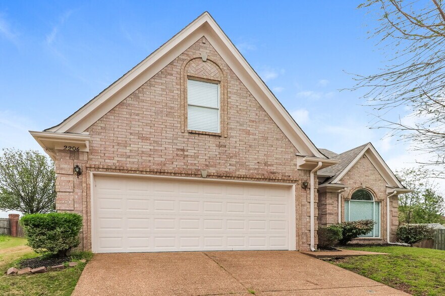 Building Photo - 2206 Coral Tree Cove