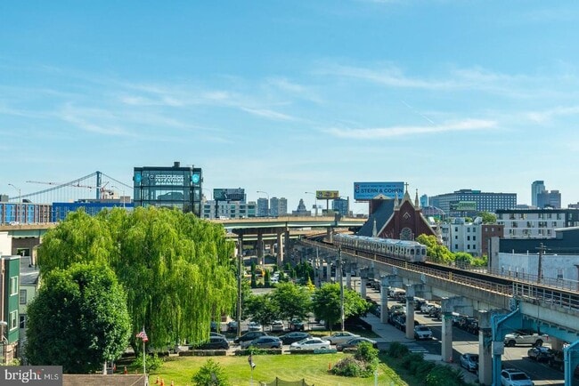 Building Photo - 1131-39 N Front St