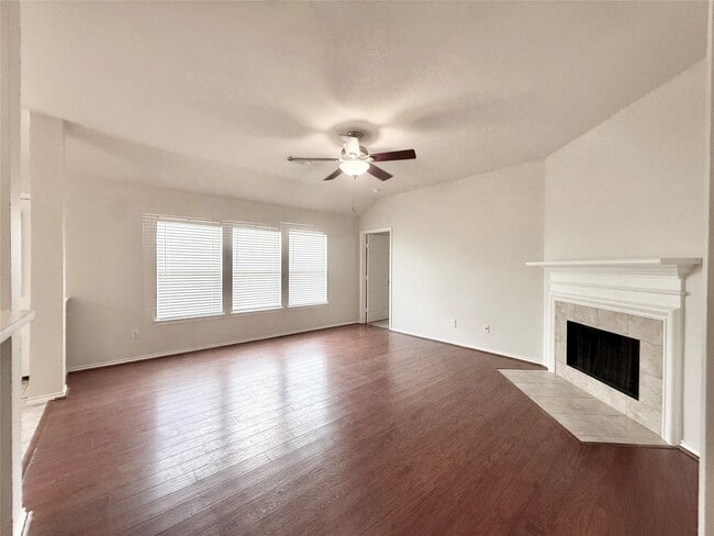 Building Photo - 12404 Shady Brook Dr