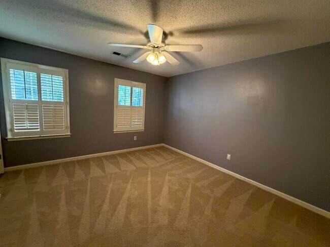 Building Photo - 8149 Kimbrook Dr