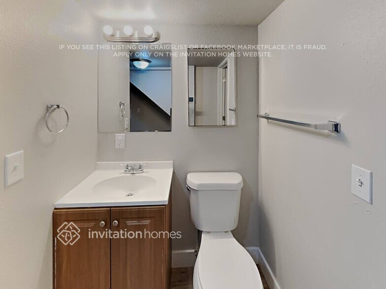 Building Photo - 19857 E Cornell Ave