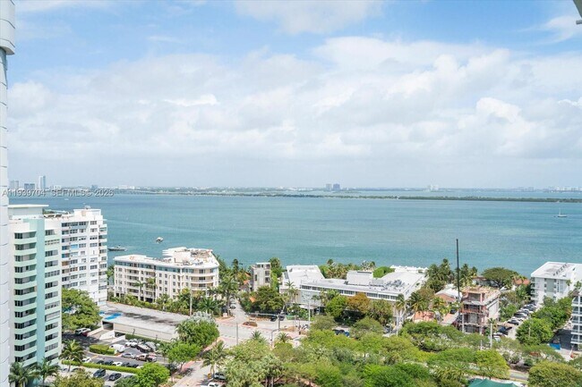 Building Photo - 11 Island Ave