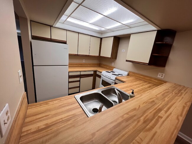 Building Photo - 1863 J Julian Ln