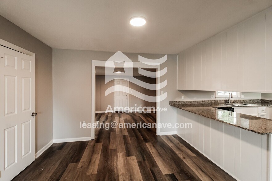 Building Photo - 103 Galahad Dr