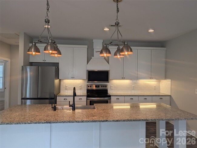 Building Photo - 113 Mainview Dr