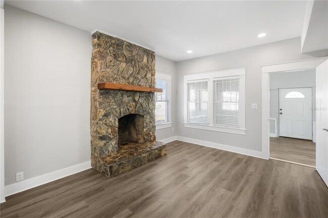 Building Photo - 1805 E Louisiana Ave