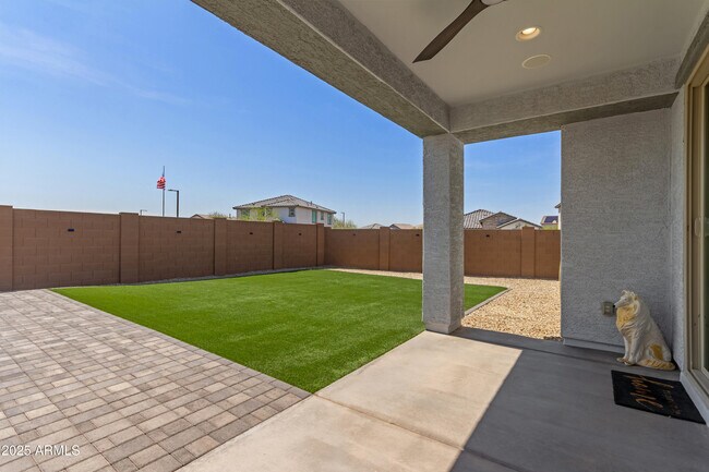 Building Photo - 14269 W El Cortez Pl