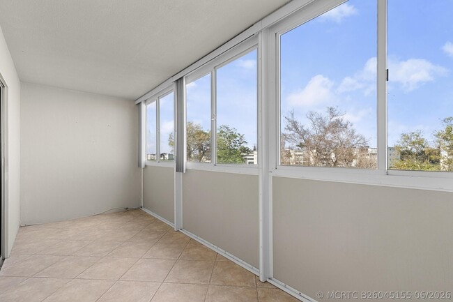 Building Photo - 3013 Wolverton E