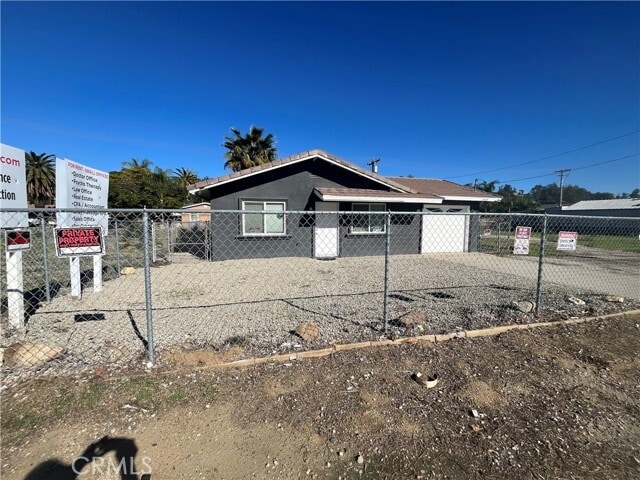 Building Photo - 16510-16510 Lakeshore Dr