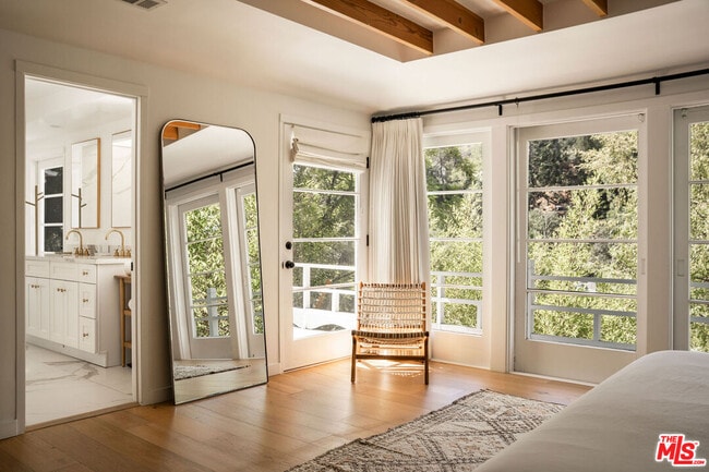 Building Photo - 2410 Nichols Canyon Rd