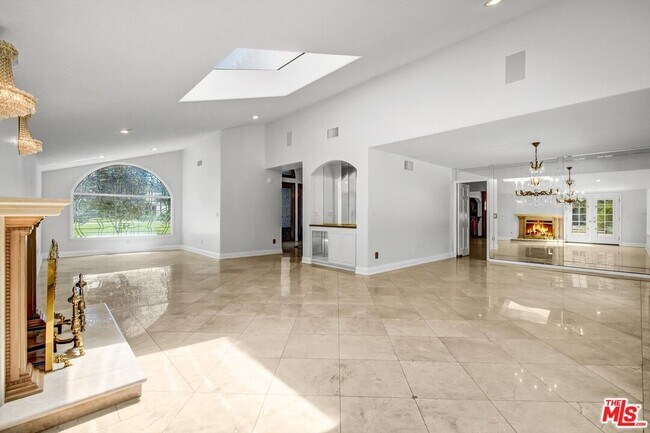 Building Photo - 1515 Outlook Cir