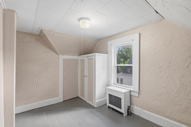 Building Photo - 59 Waverly St