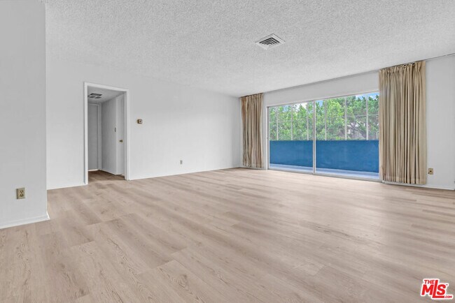 Building Photo - 732 Lorraine Blvd