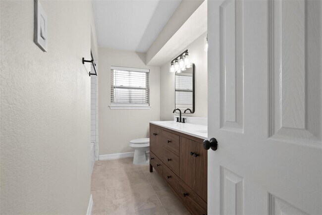 Building Photo - 12434 Briar Forest Dr