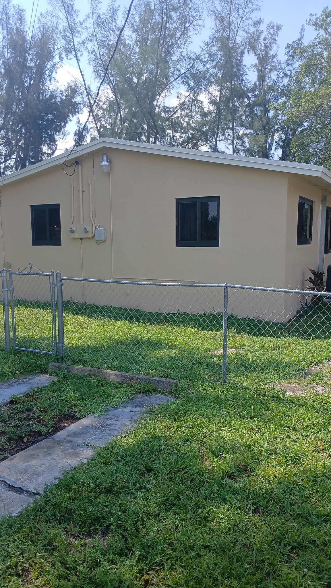Building Photo - 1452 NW 111th St