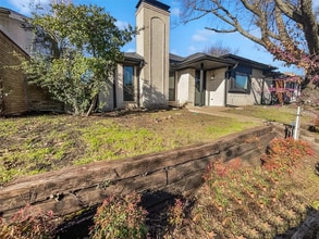 Building Photo - 1232 Richland Oaks Dr