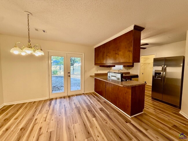 Building Photo - 126 Kensington Cir