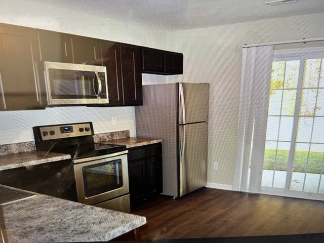 Building Photo - 4029 Cobblestone Dr
