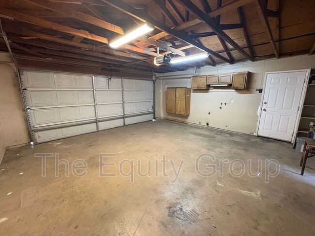 Building Photo - 300 N Lane St